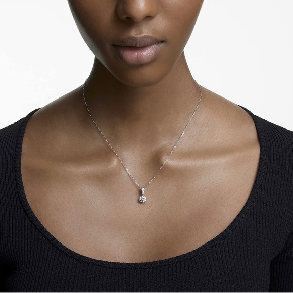 Swarovski Necklace and Pendant - Picture 3 of 5